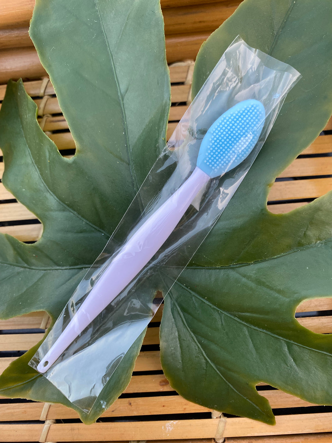 Exfoliating Lip Scrub (Light Blue)
